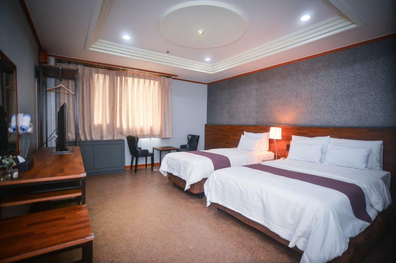 Hotel Noblesse Seoul Exterior photo